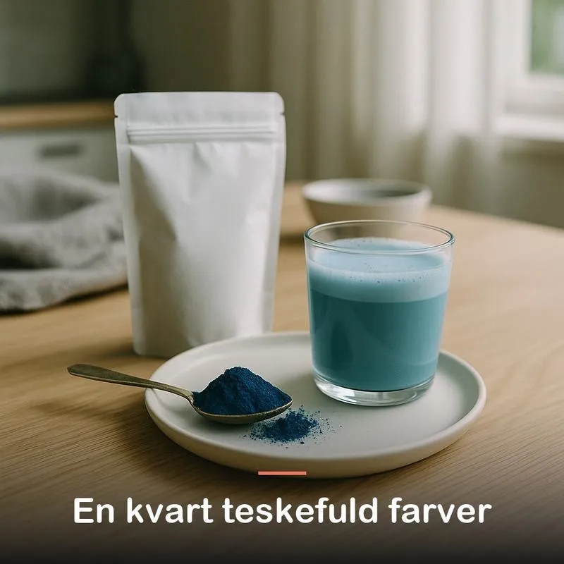 Bl&aring; spirulina pulver (30 g): en kvart teskefuld farver